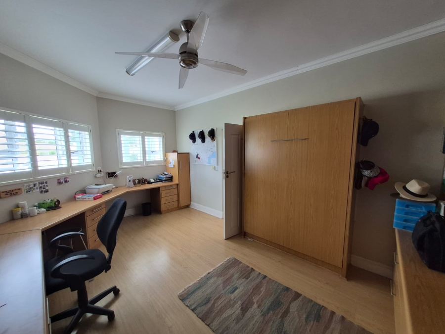 3 Bedroom Property for Sale in Boggomsbaai Western Cape